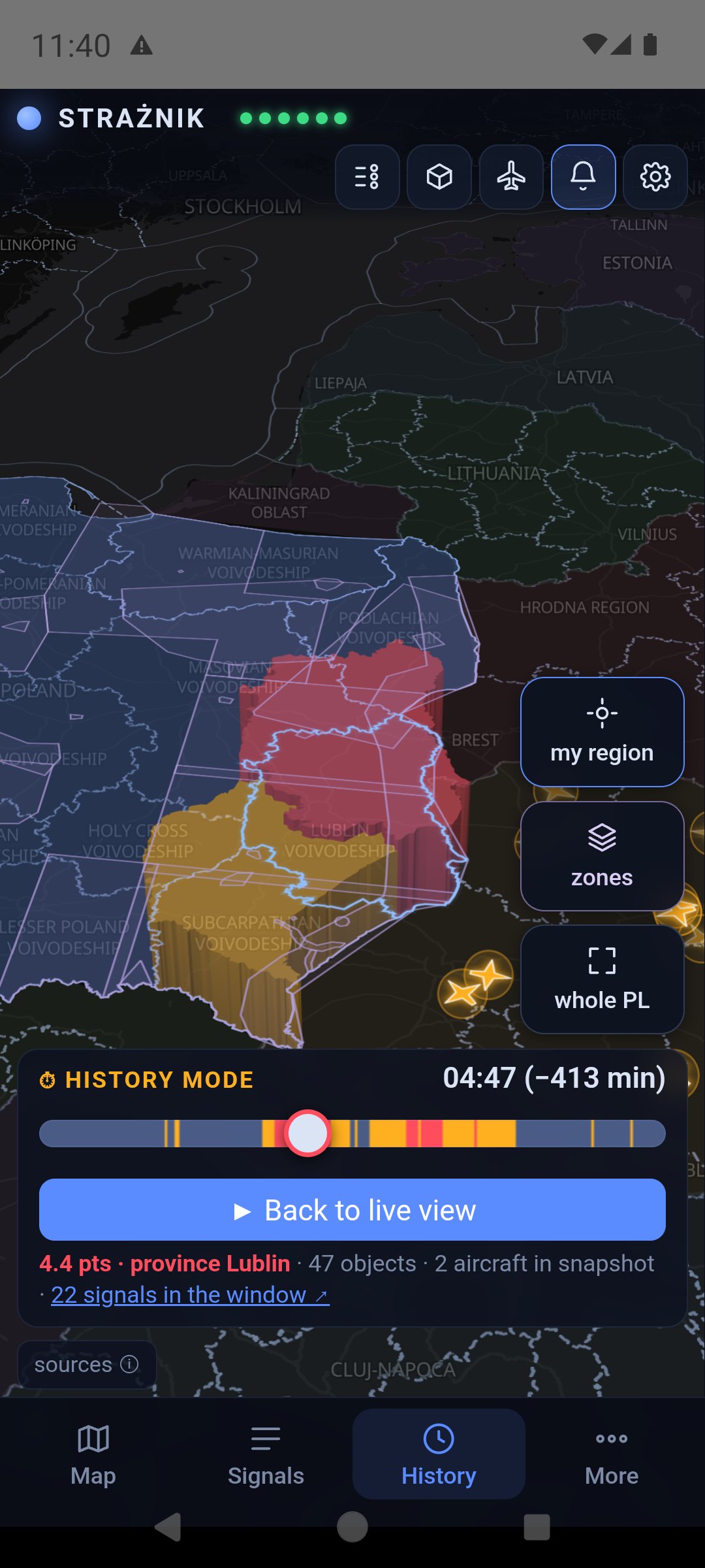 History mode at 04:47: Lublin province red with 4.4 pts and Subcarpathian yellow in 3D, coloured slider, Back to live view button and a 22 signals in the window link