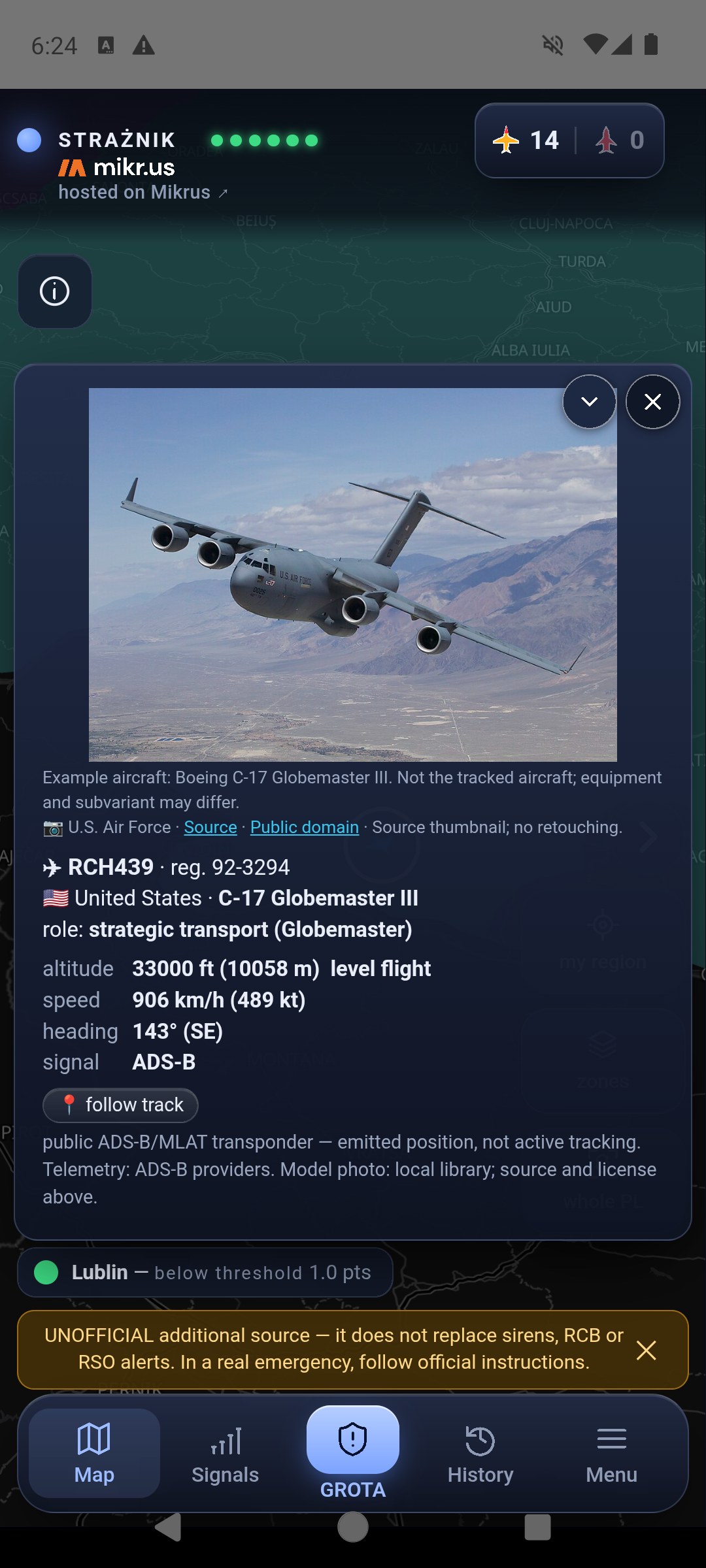 Aircraft card RCH439: photo of an example Boeing C-17 Globemaster III with author and licence, United States, strategic transport, altitude 33000 ft, speed 906 km/h, heading 143°, signal ADS-B and the follow track button