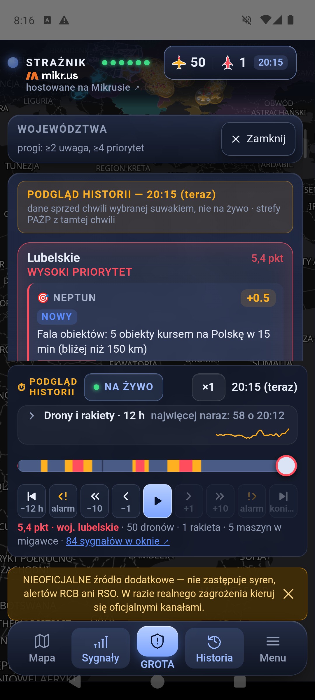 Panel w trybie historii: PODGLĄD HISTORII — 20:15 (teraz), karta Lubelskie 5,4 pkt WYSOKI PRIORYTET z wpisem NEPTUN „Fala obiektów: 5 obiekty kursem na Polskę w 15 min”, a na dole pasek historii z NA ŻYWO, ×1, zwiniętym wykresem i wierszem 5,4 pkt · woj. lubelskie · 50 dronów · 1 rakieta